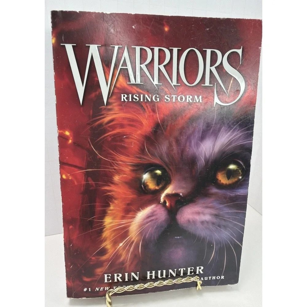 Warriors #4: Rising Storm (Warriors: The Prophecies Begin) - Paperback - GOOD
